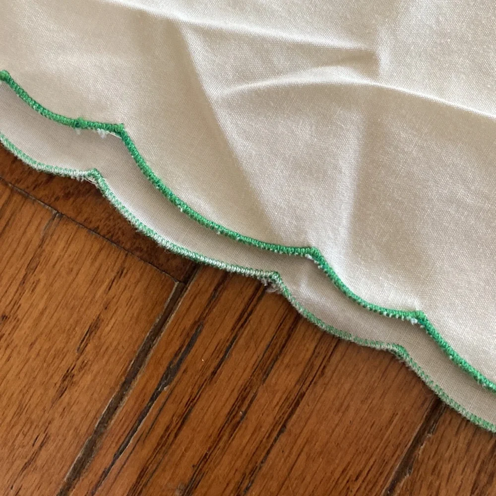 Vintage tablecloth with embroidered cornucopia and fruit/veggies, 64 x 90